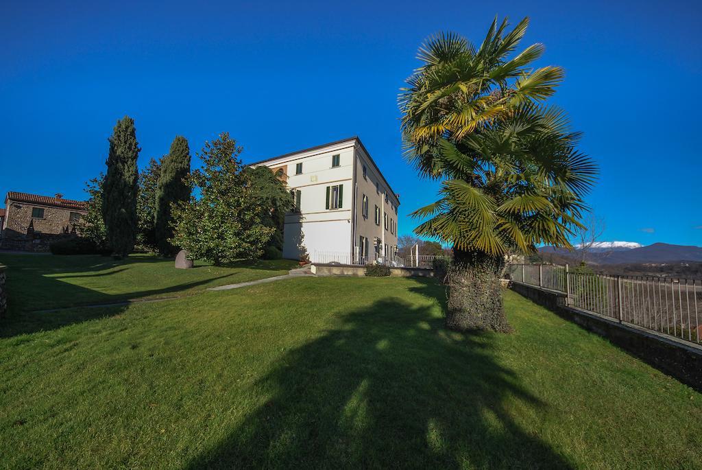 Villa Santa Maria Dell'Arco - Centro Oreb Cazzago San Martino Bagian luar foto