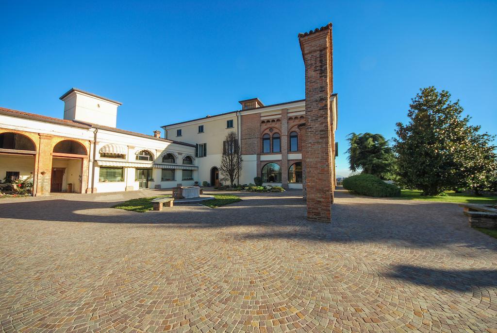 Villa Santa Maria Dell'Arco - Centro Oreb Cazzago San Martino Bagian luar foto
